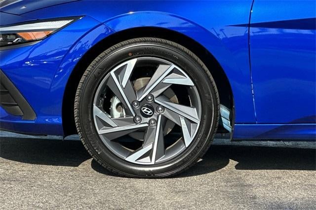 2025 Hyundai ELANTRA SEL Sport IVT