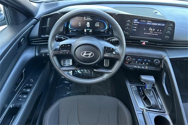 2025 Hyundai ELANTRA SEL Sport IVT