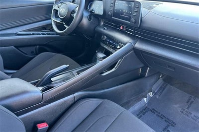 2025 Hyundai ELANTRA SEL Sport IVT