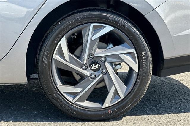 2025 Hyundai ELANTRA SEL Sport IVT