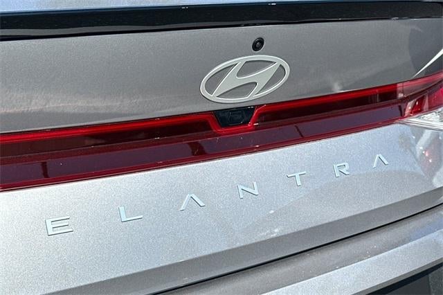 2025 Hyundai ELANTRA SEL Sport IVT