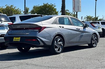 2025 Hyundai ELANTRA SEL Sport IVT