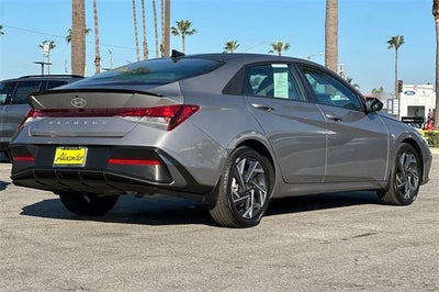 2025 Hyundai ELANTRA SEL Sport IVT