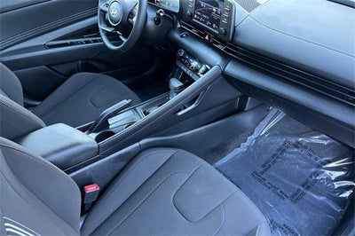 2025 Hyundai ELANTRA SEL Sport IVT