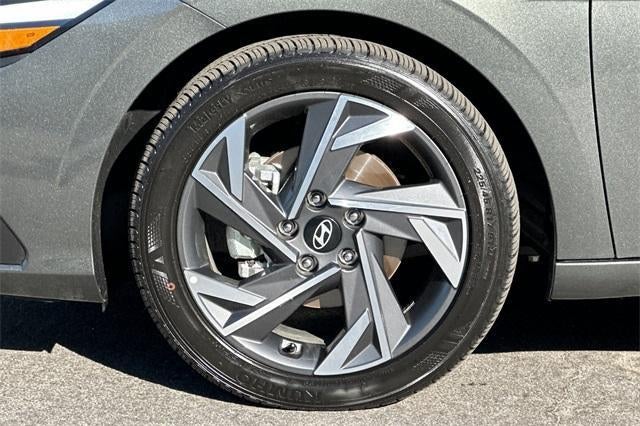 2025 Hyundai ELANTRA SEL Sport IVT