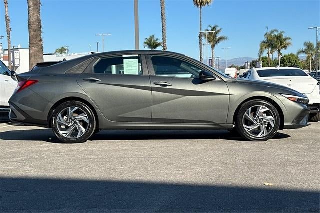 2025 Hyundai ELANTRA SEL Sport IVT