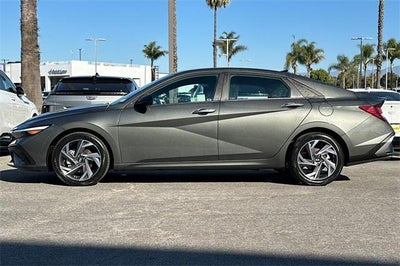2025 Hyundai ELANTRA SEL Sport IVT