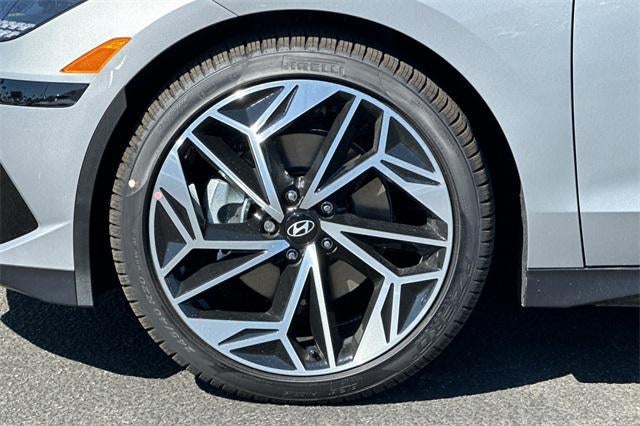 2025 Hyundai IONIQ 6 SEL