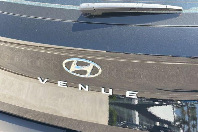 2026 Hyundai VENUE SE FWD