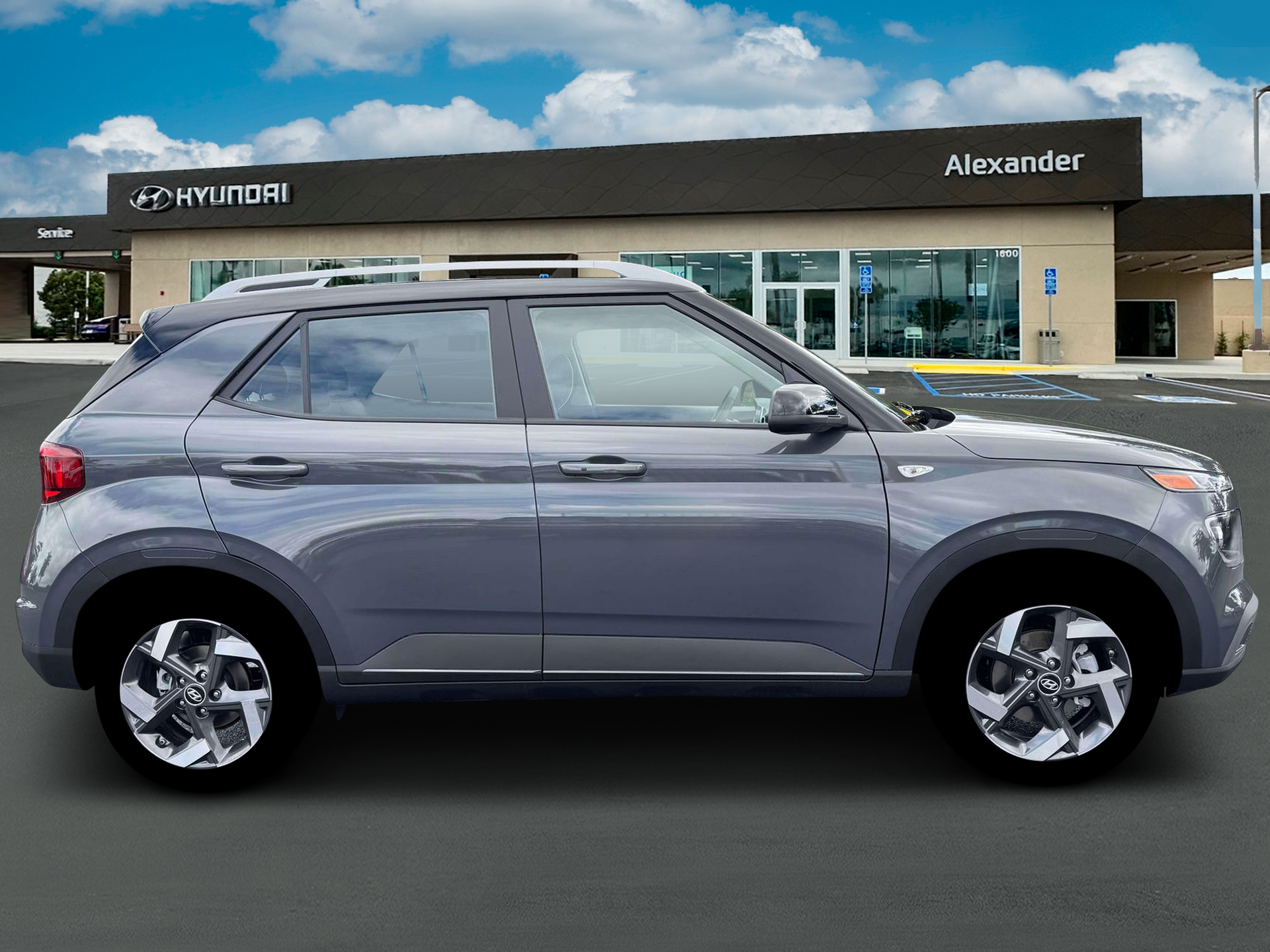 2026 Hyundai VENUE SEL W/Two-Tone Roof