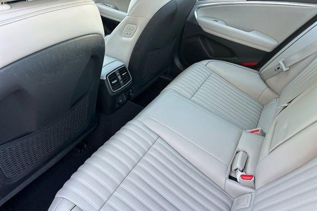 2023 Genesis G70 2.0T RWD