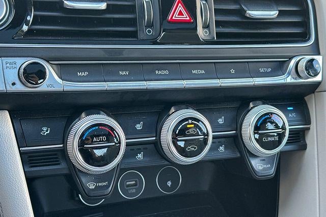 2023 Genesis G70 2.0T RWD