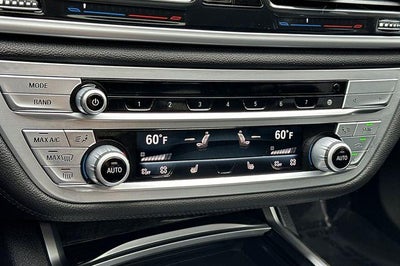 2022 BMW 740i Sedan