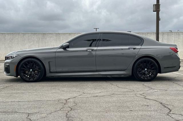 2022 BMW 740i Sedan