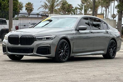 2022 BMW 740i Sedan