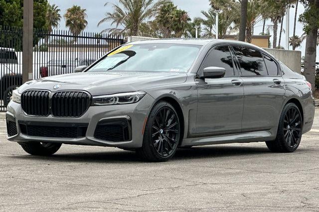 2022 BMW 740i Sedan