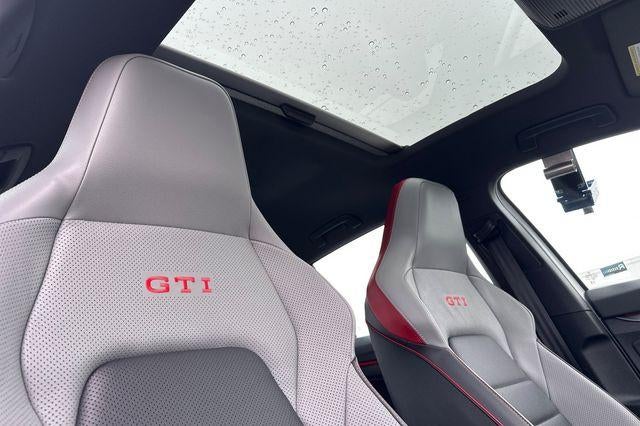 2025 Volkswagen Golf GTI 2.0T SE DSG